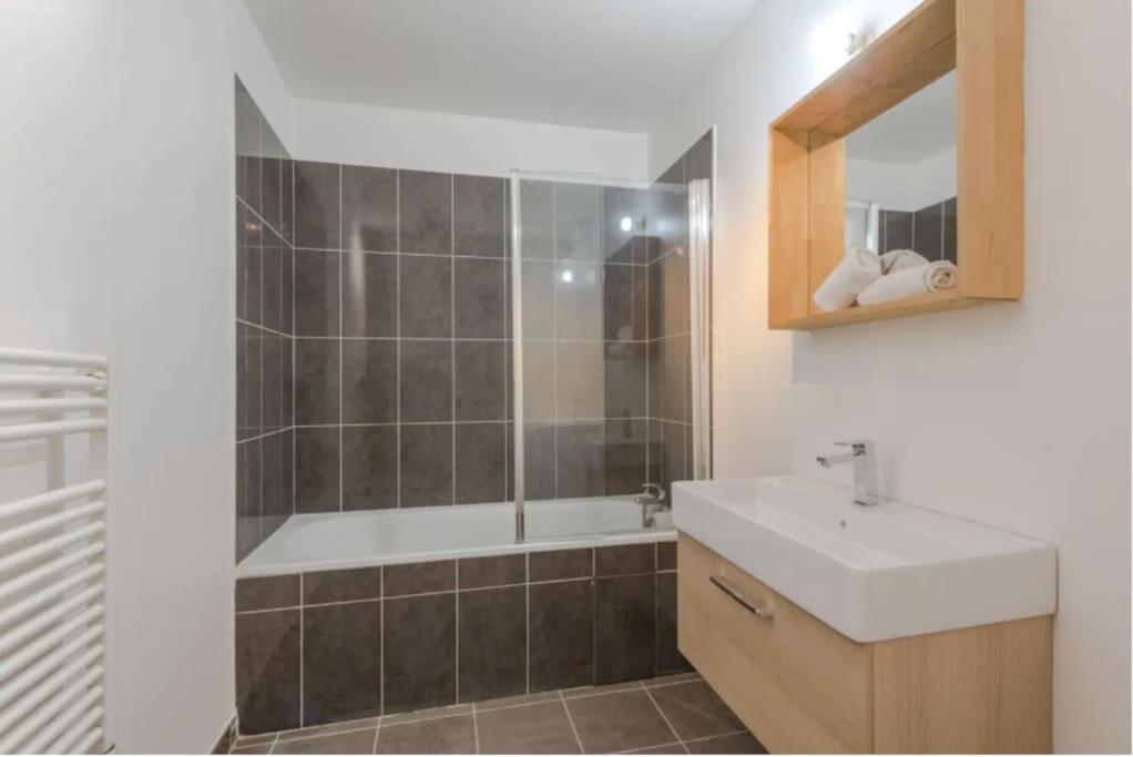Apartament Les Frenes Near Disneyland Bmyguest Montévrain Zewnętrze zdjęcie