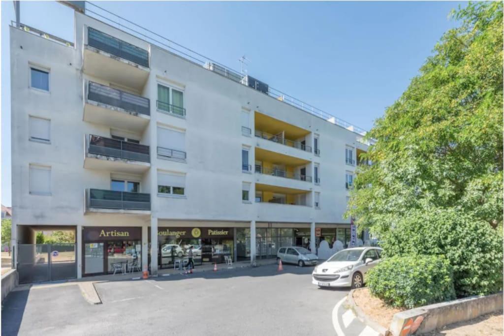 Apartament Les Frenes Near Disneyland Bmyguest Montévrain Zewnętrze zdjęcie